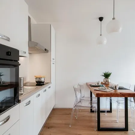 Apartman Cozy Joivy 3 With Parking Como