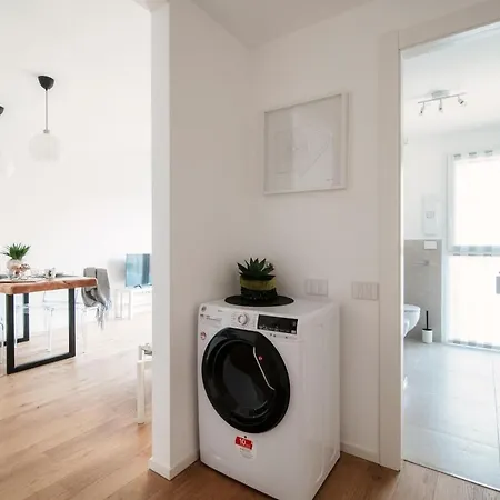 Cozy Joivy 3 With Parking * Como
