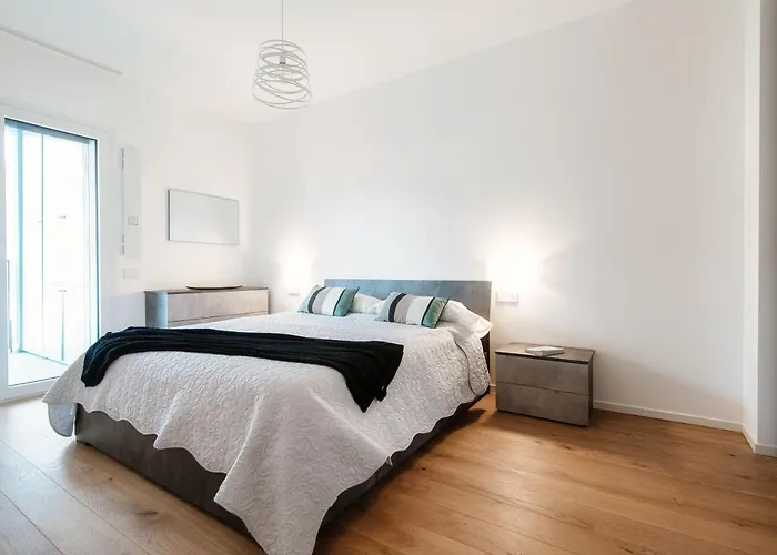Easylife - - Venini 3 - Di * Como
